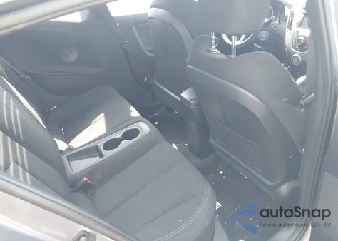 2016 Hyundai Veloster из США, поврежденный, VIN KMHTC6AD7GU284704